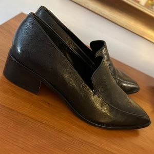 Vince Camuto 7.5 pointy toe black loafers